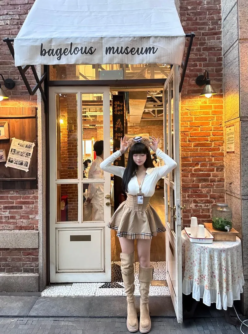 浦东大胸萝莉 哆米 3点粉水很多哦 Gallery 5