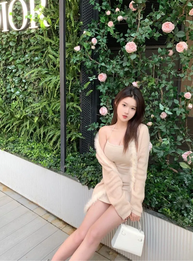 麦麦 百依百顺 童颜巨乳 Gallery 1