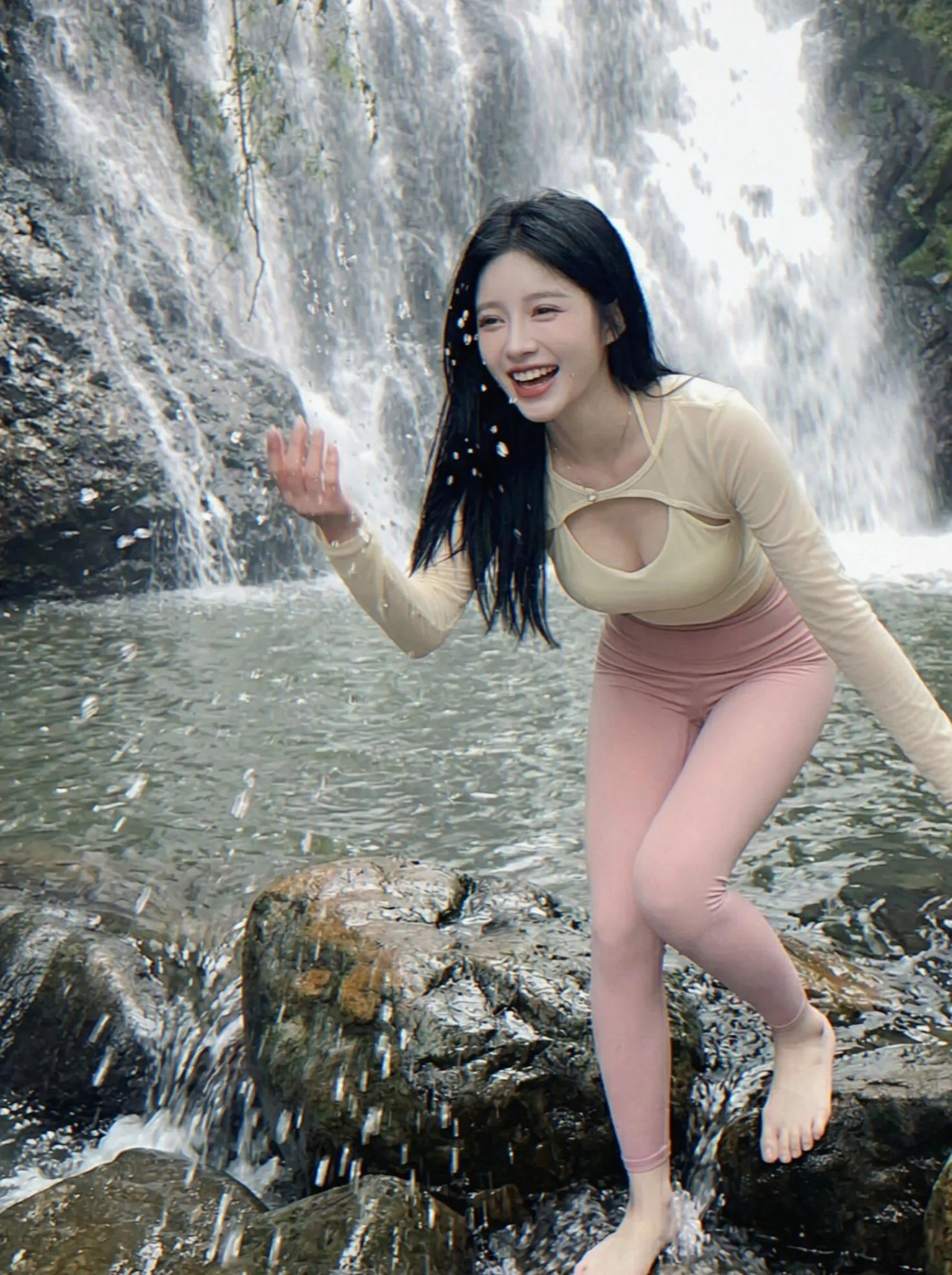 小艾，🔥刚到上海新人刚下海三点粉嫩 Gallery 5