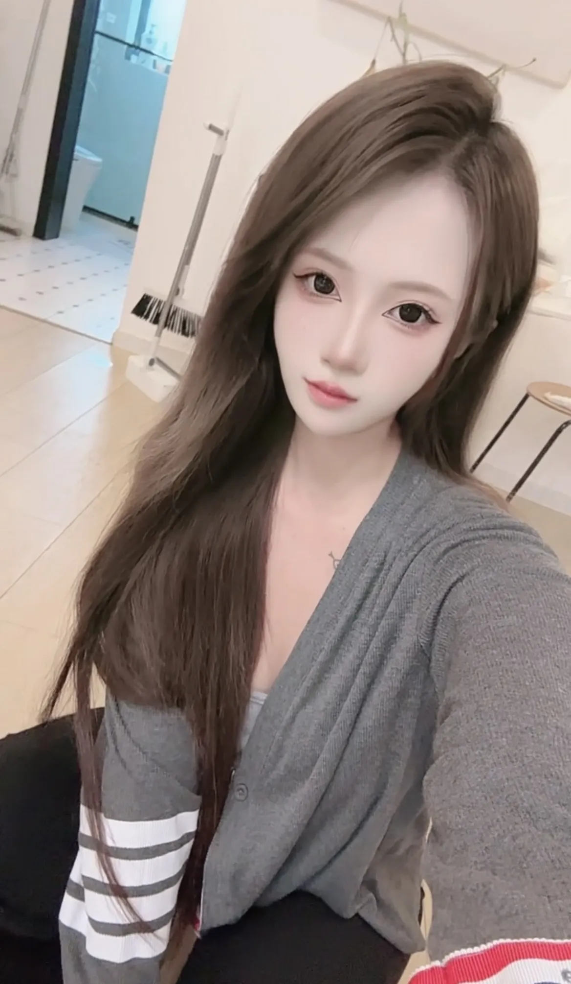 浦东 小燕子 白虎嫩妹 Gallery 3