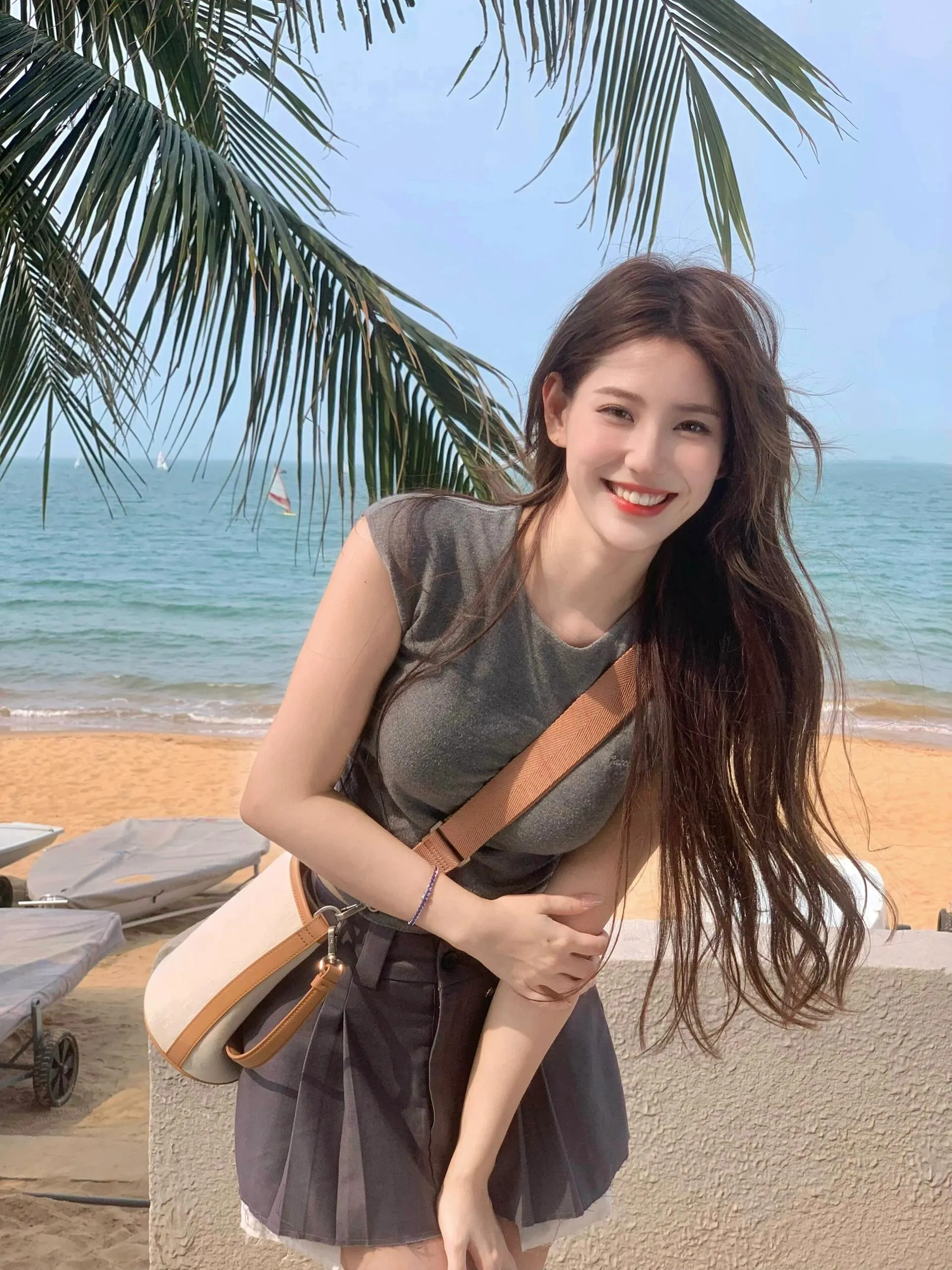 小洁，大学实习生初次下海三点粉嫩 Gallery 6