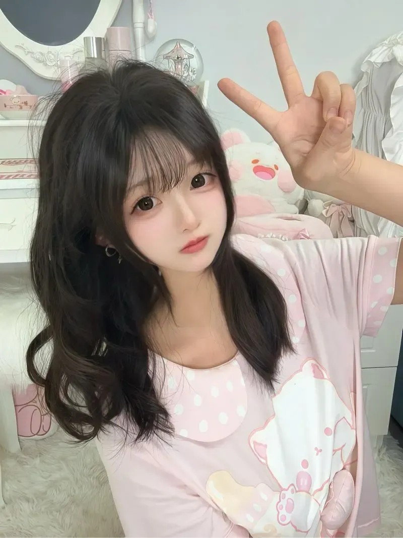 馨苒🏠 晨晨 极品白虎小萝莉 Gallery 1