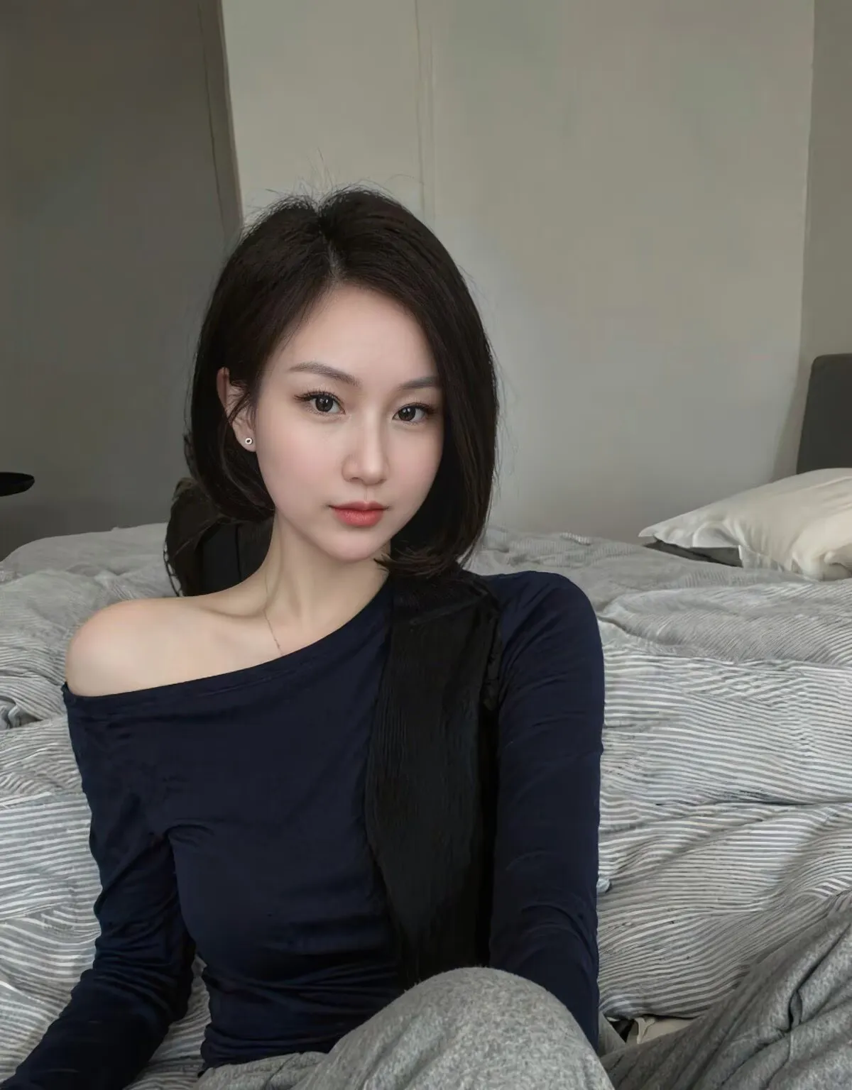 闵行靖瑶瑜伽短发御姐🉑指定双飞自带姐妹 Gallery 4