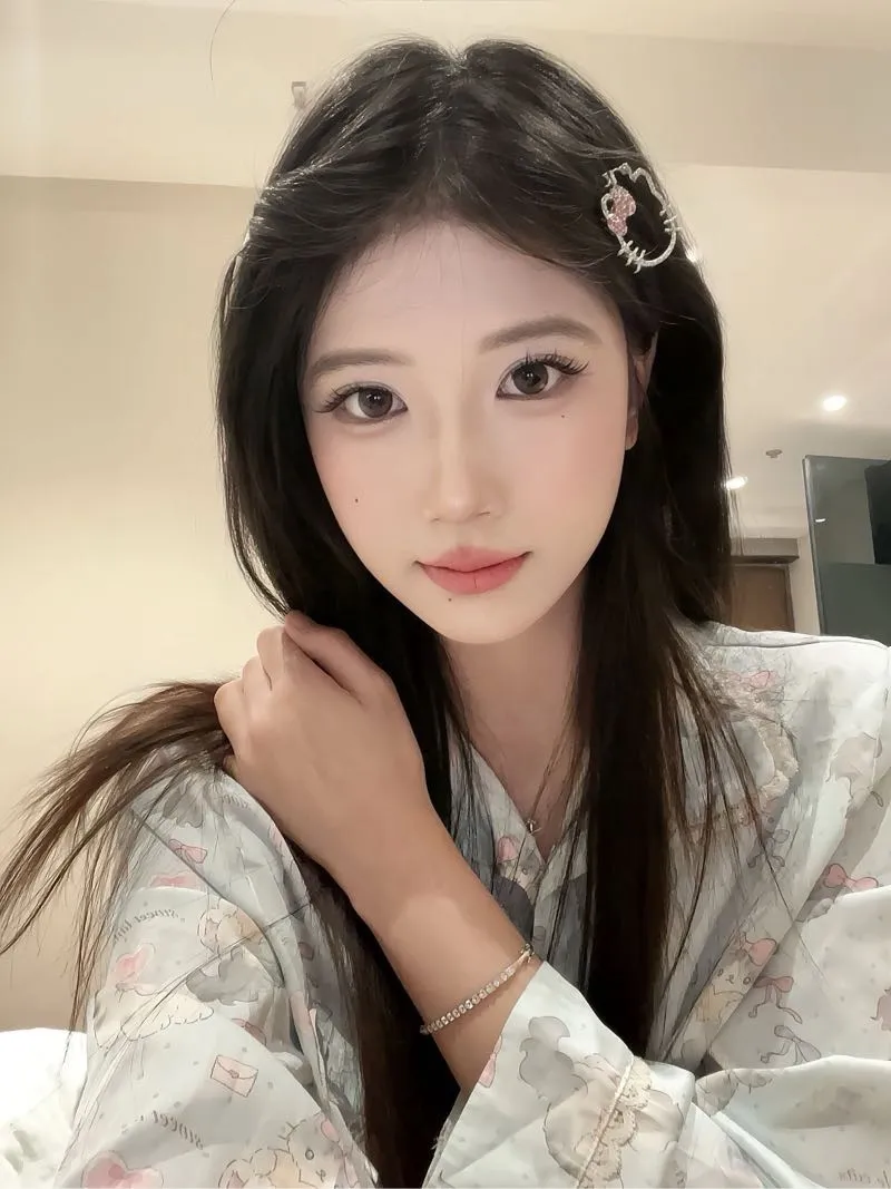 普陀萧雨 上粉下嫩真实嫩妹