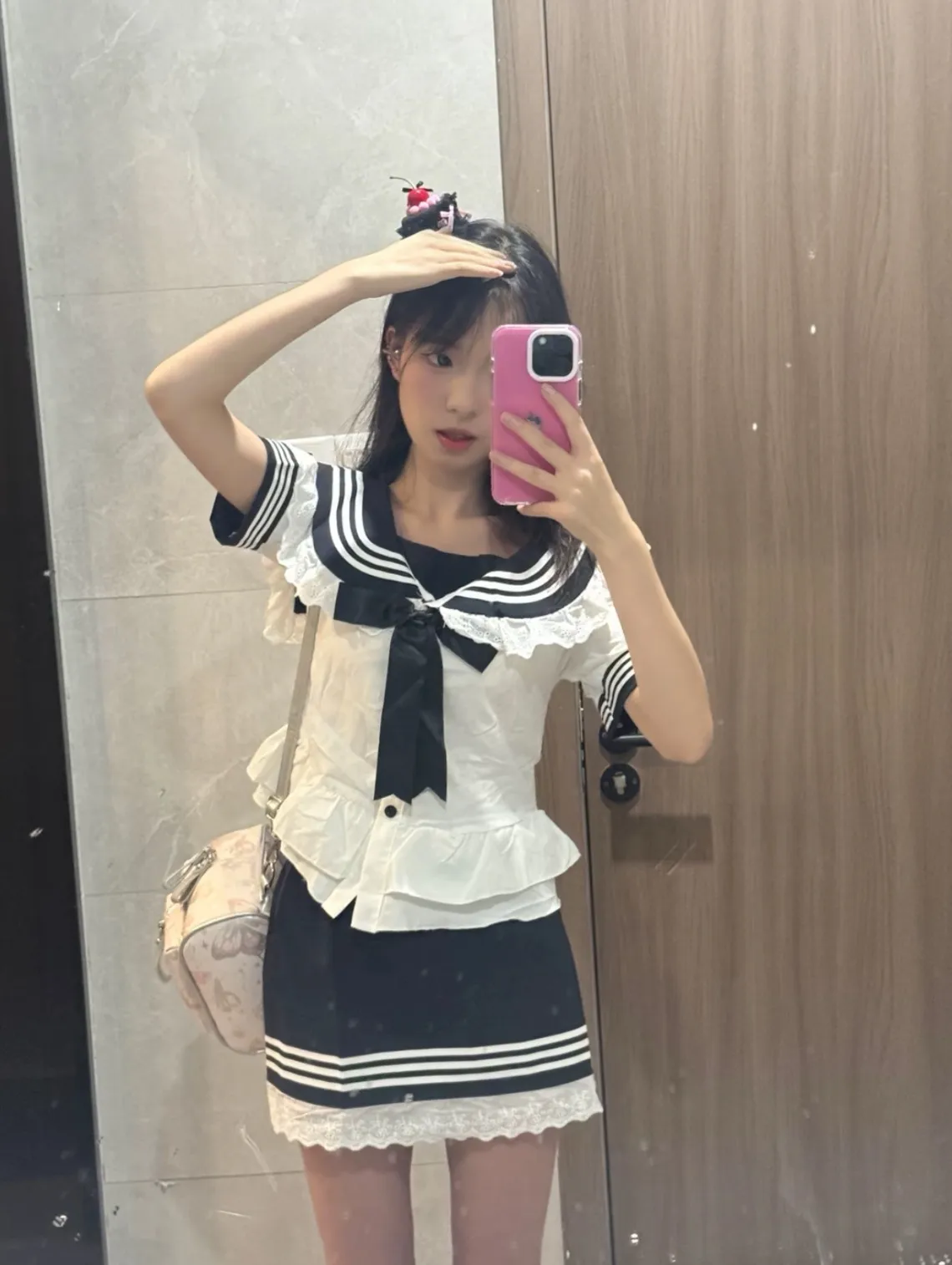 依依🌿新人纯小白逃学下海欢迎大哥调教🫦 Gallery 3