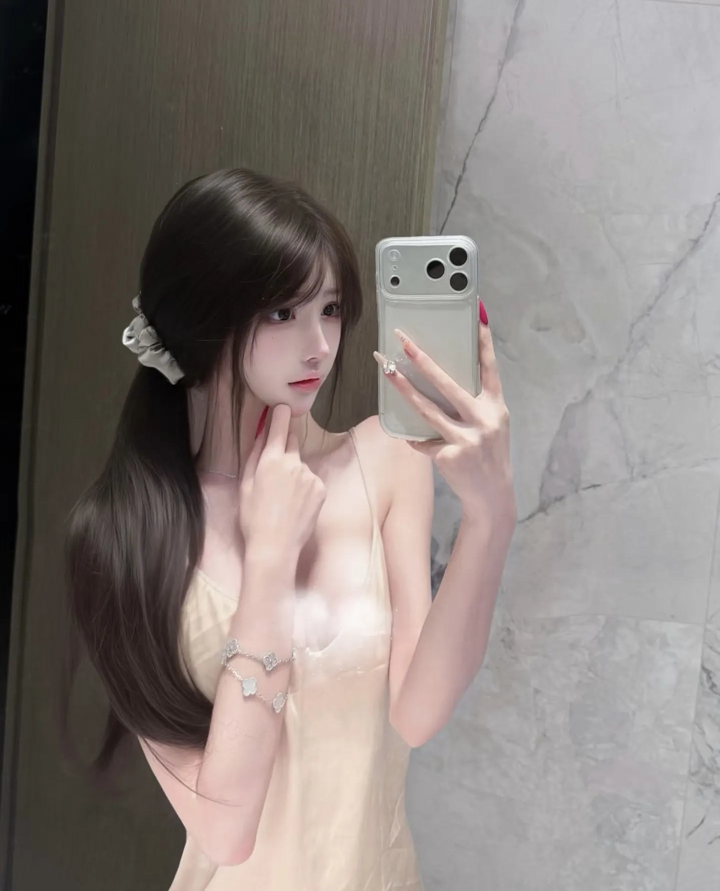 白虎女孩 蜜蜜 播音主持