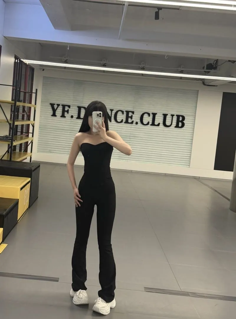 07年 四饼 一线天馒头b 艳舞💃 Gallery 4