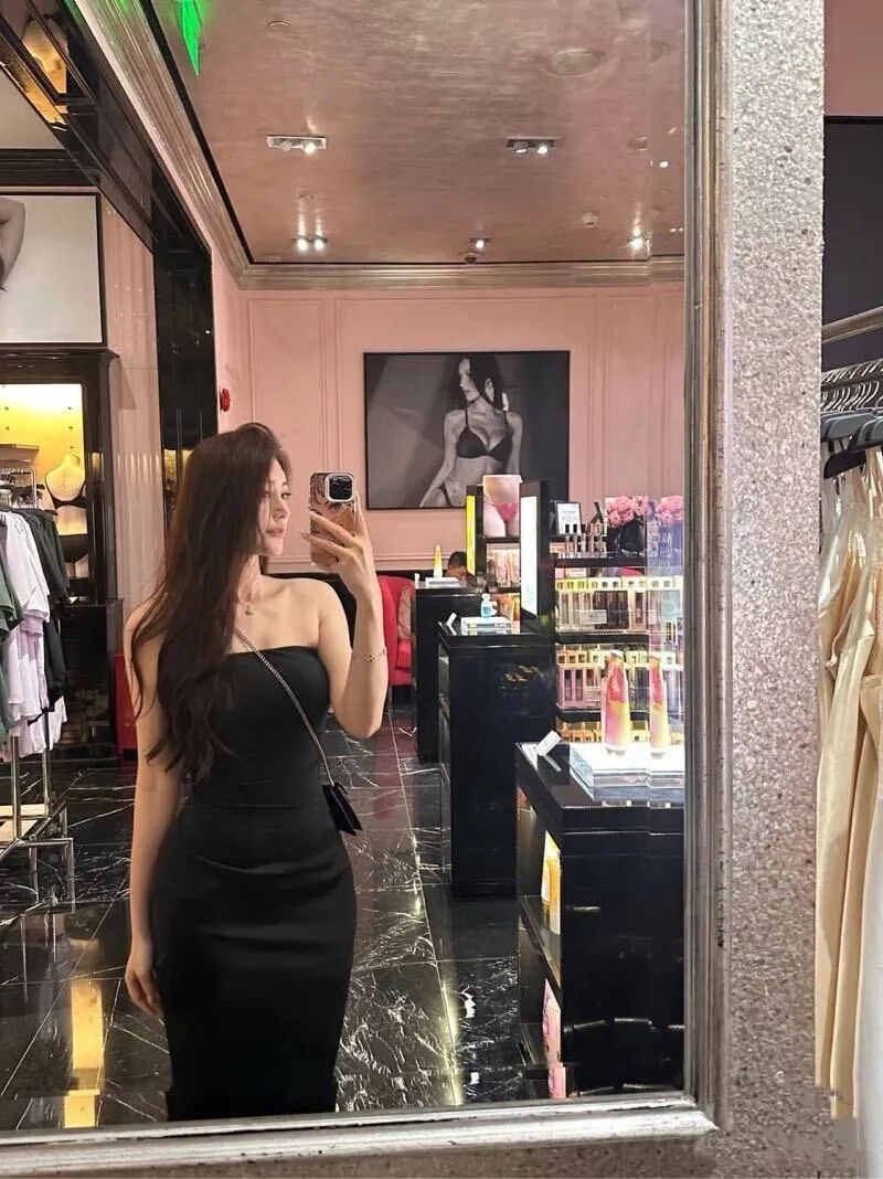 极品司仪兼职 大美 白虎一线天 Gallery 6