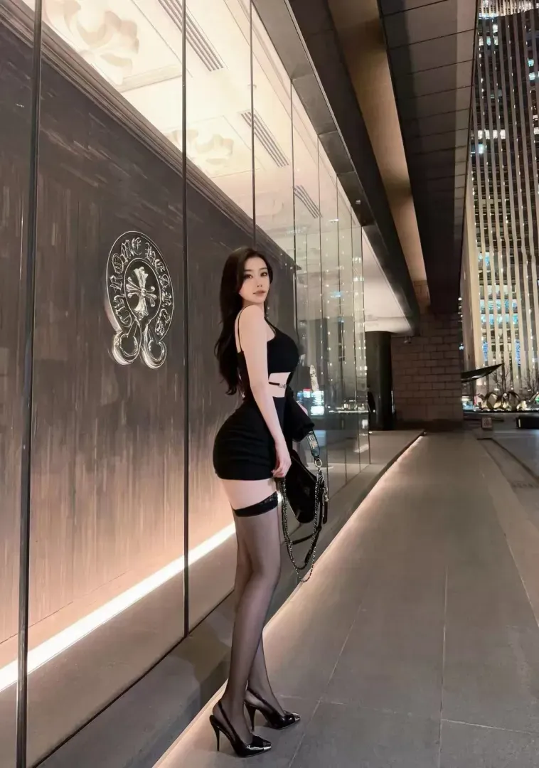 爆款极品新人澳门会所嫩模🦋满满🔥