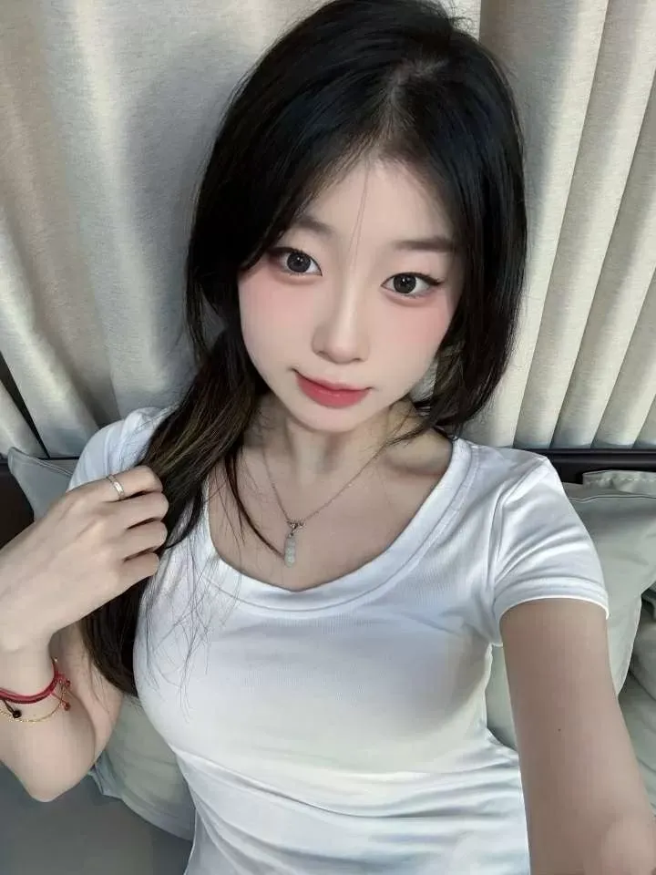 陈佳佳超骚嫩妹服务之星 Gallery 5