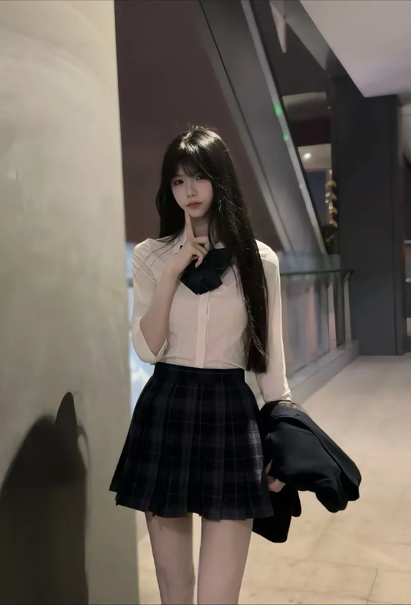 普陀172D白小纯筷子腿冷白皮刚满十八岁 Gallery 5