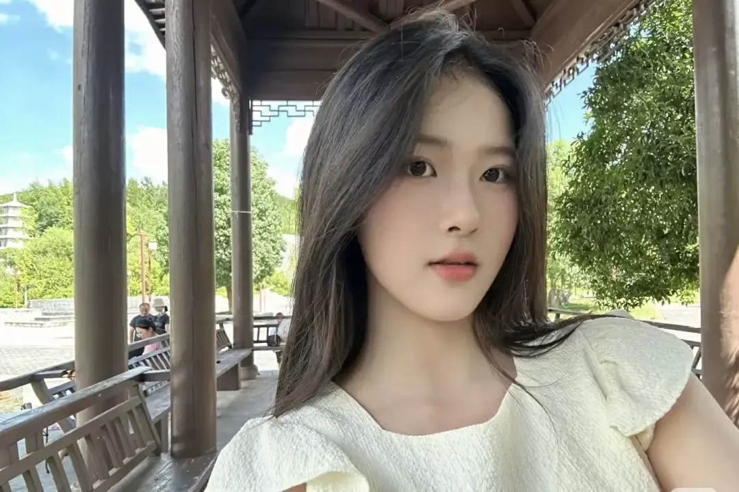 晶晶,刚下海温顺听话下面紧