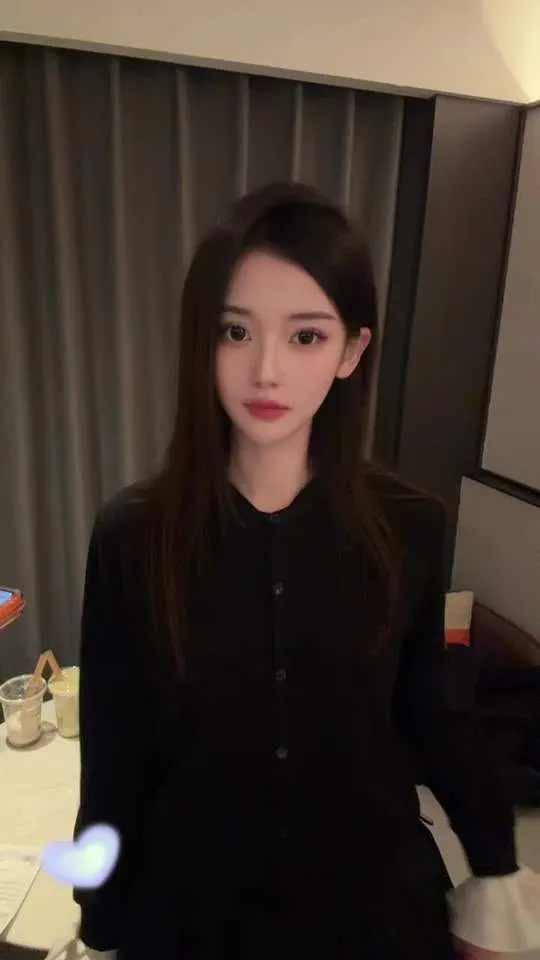 小女友爽爽 新人首开 Gallery 6