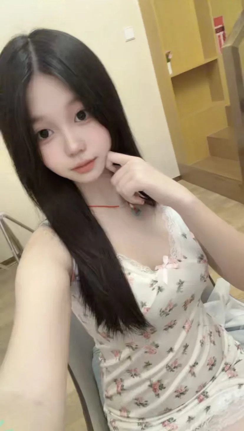 宝山👑软软 极品学生妹下海兼职 三点粉 Gallery 1