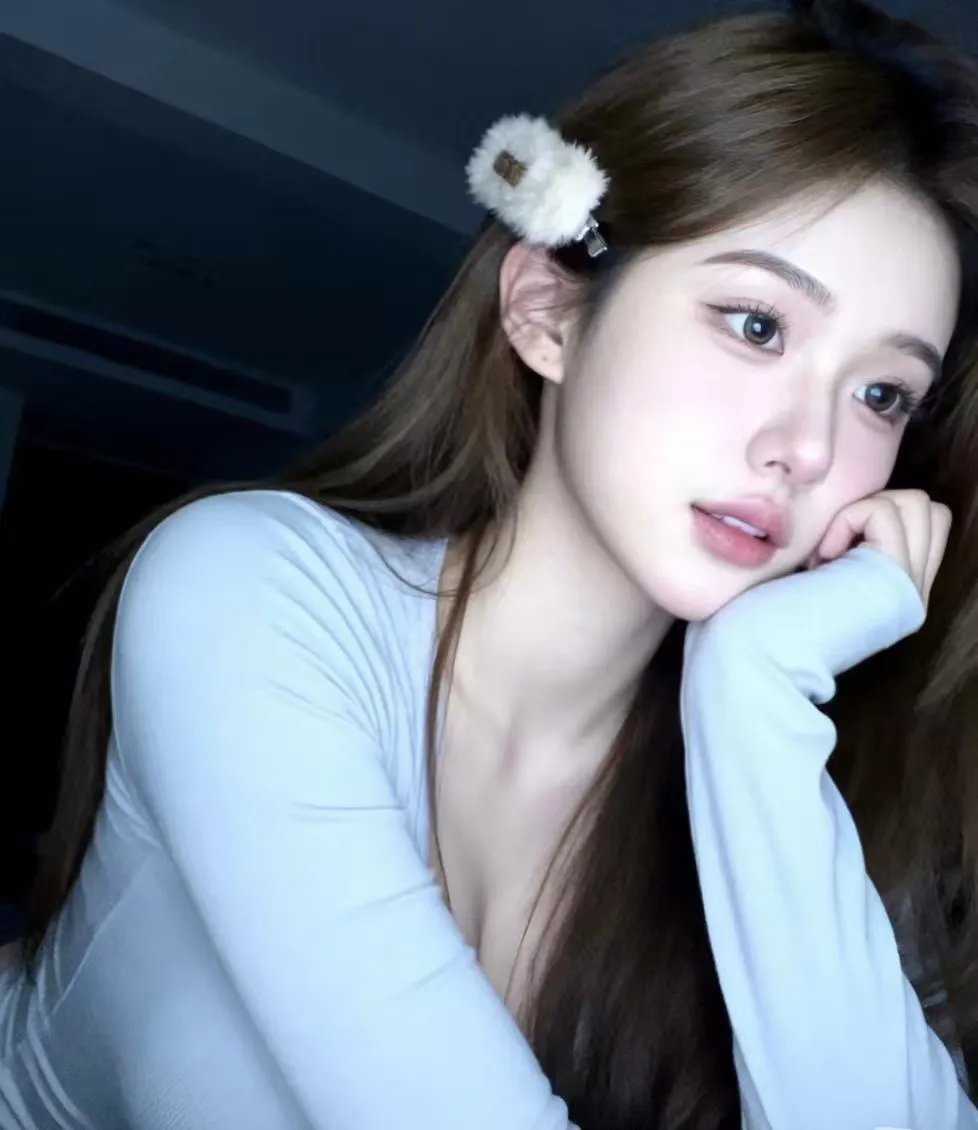 徐汇 蓝心 甜 御 大学毕业生高颜值高学历短开 Gallery 5