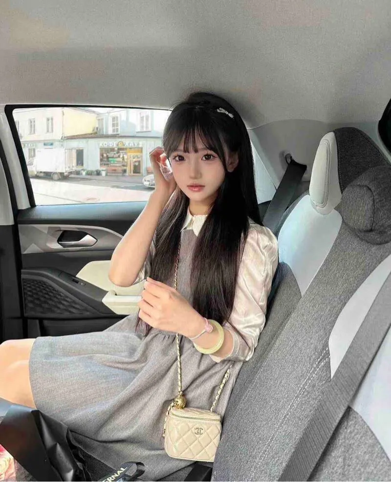 闵行 妮妮 极品大奶萝莉 服务多多 Gallery 7