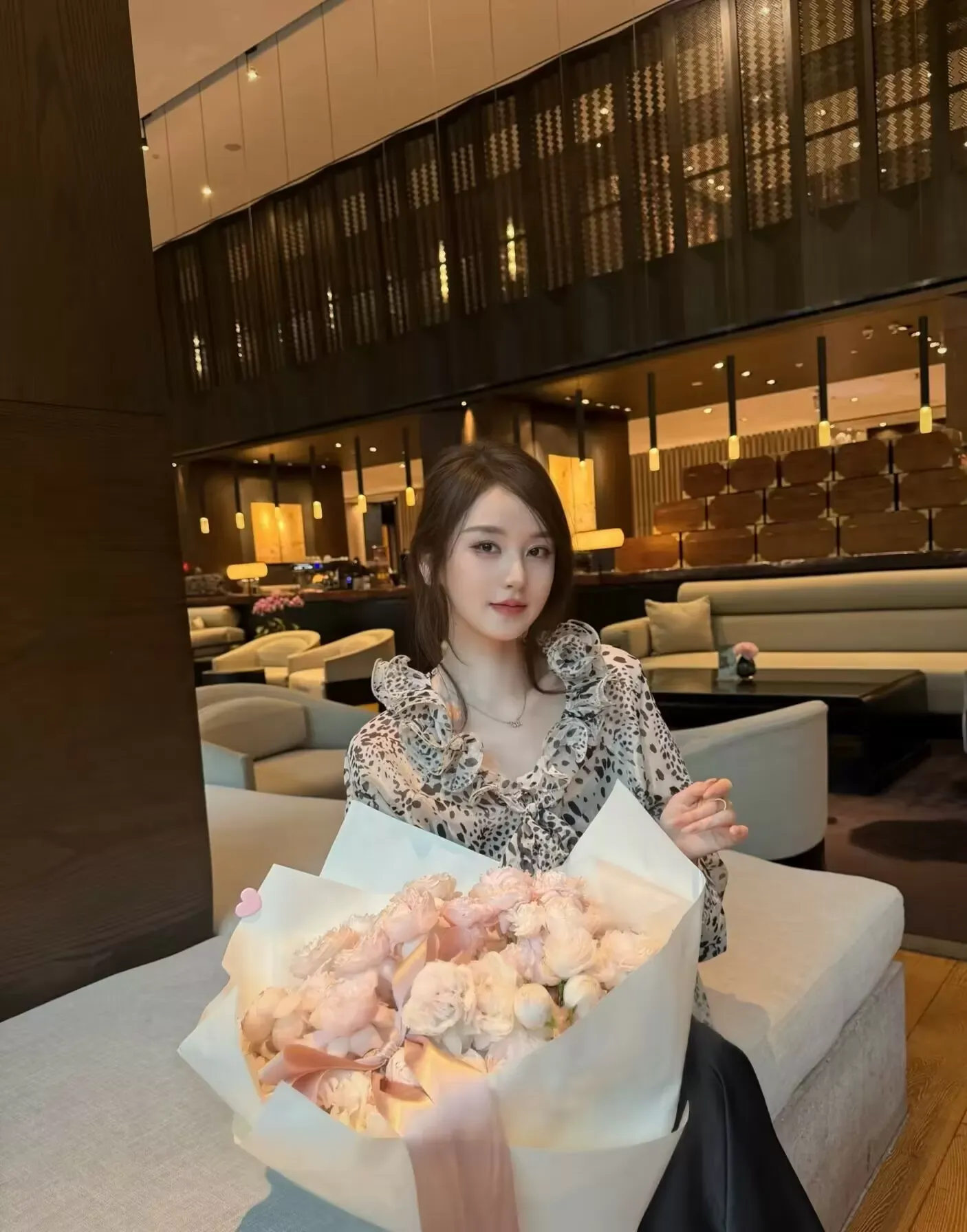 闵行天然大胸 子瑶 毒🐉 🐍吻 Gallery 5
