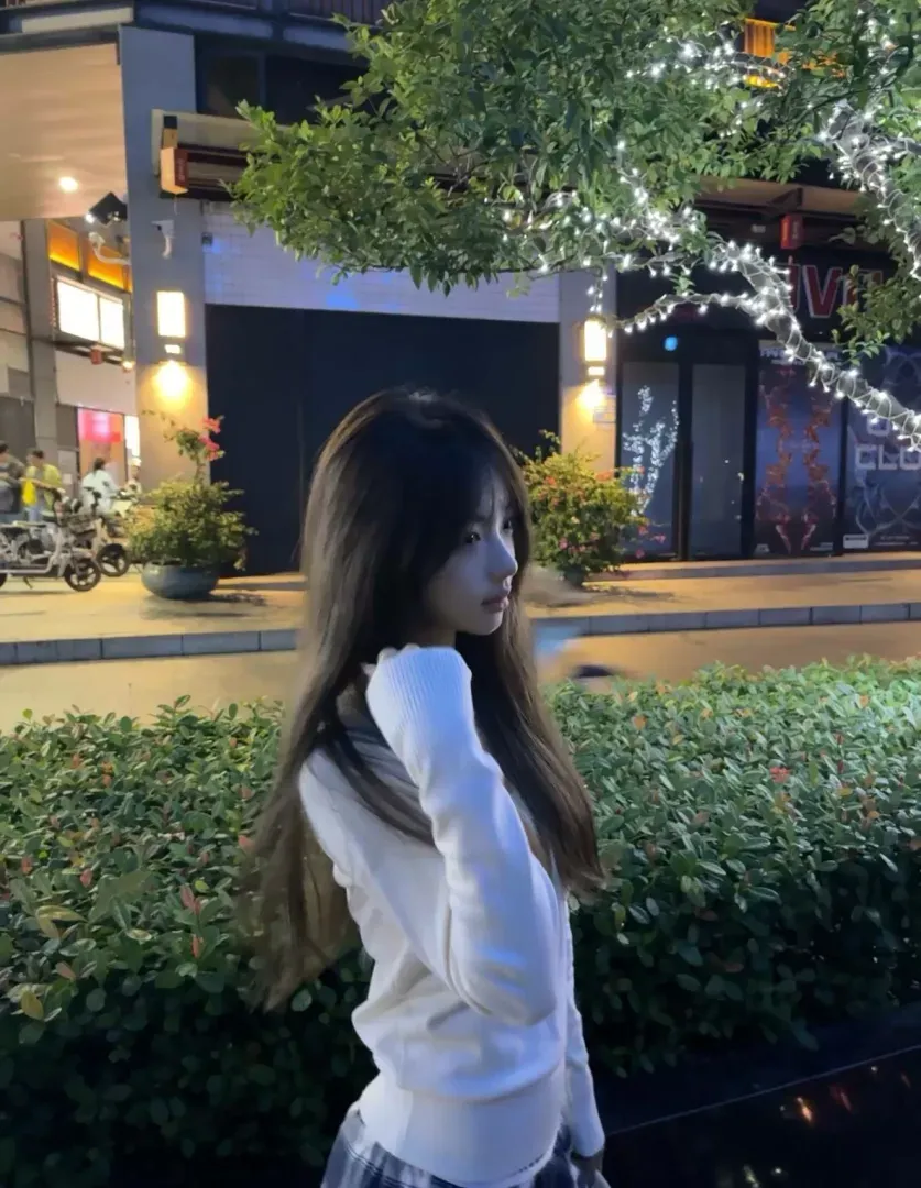 饭饭 淡颜清纯小白花 Gallery 7