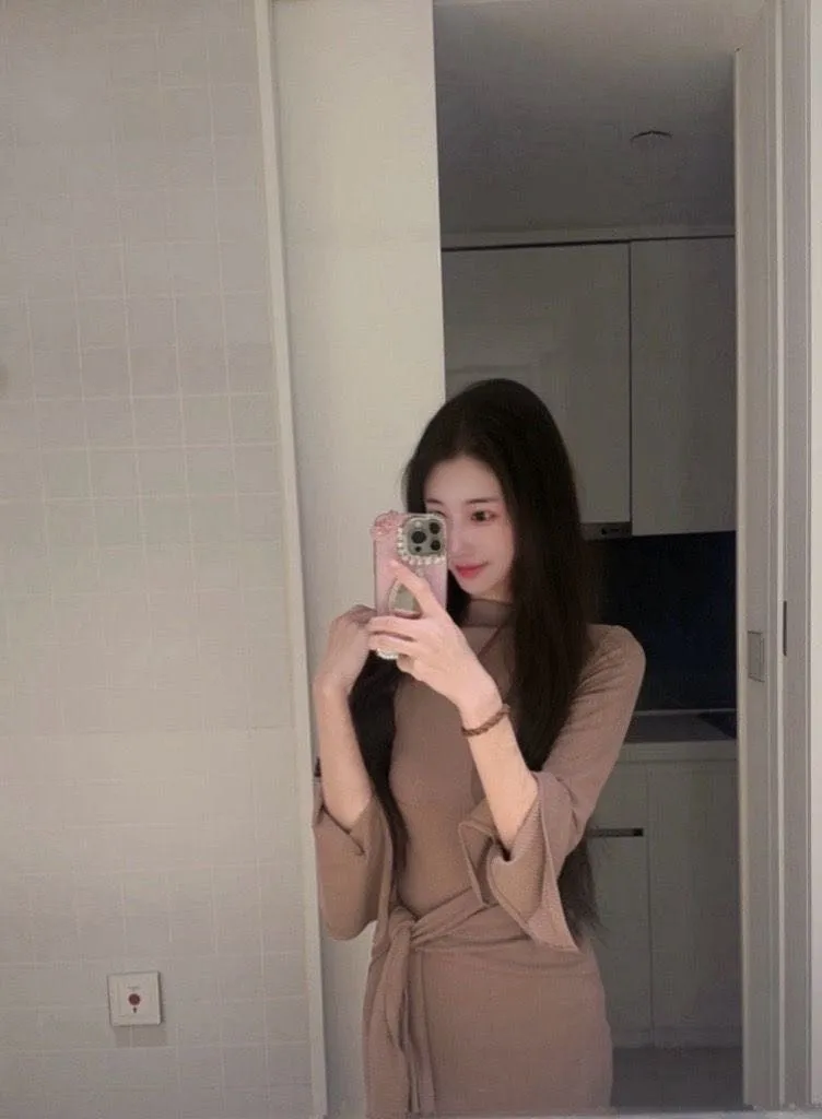 江南美女苒苒 真实大学生 柳腰身 筷子腿 Gallery 8