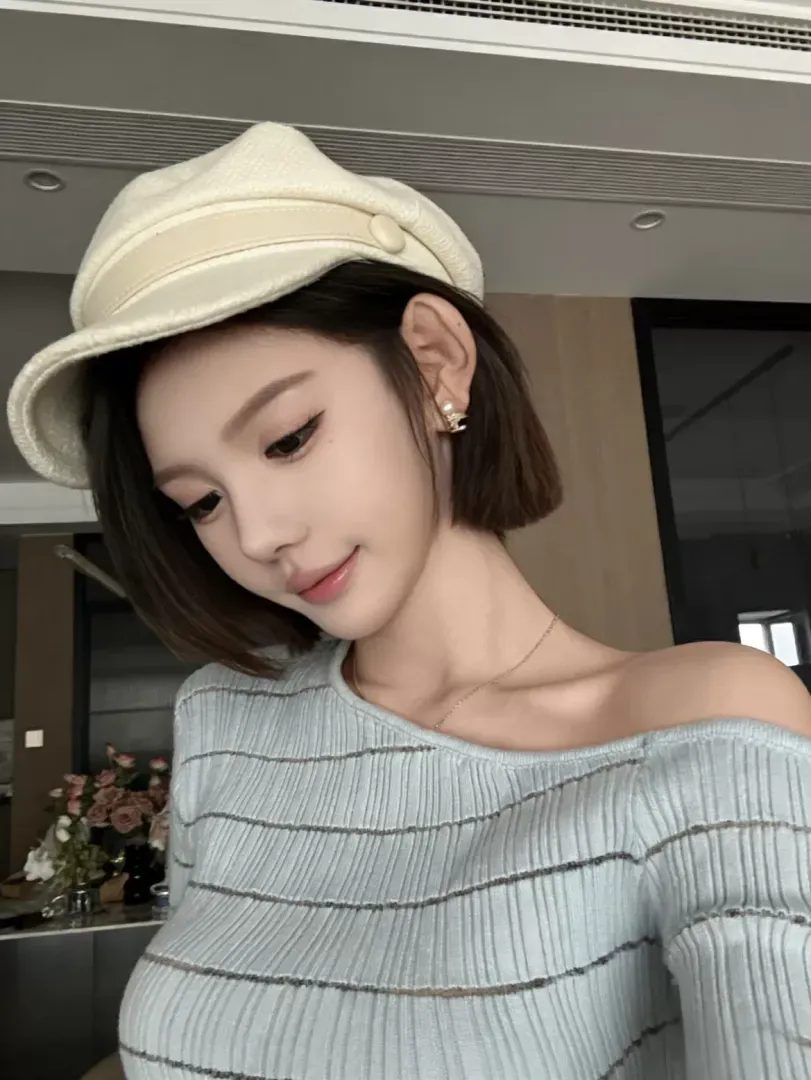 黄浦 慕初 清纯短发御姐