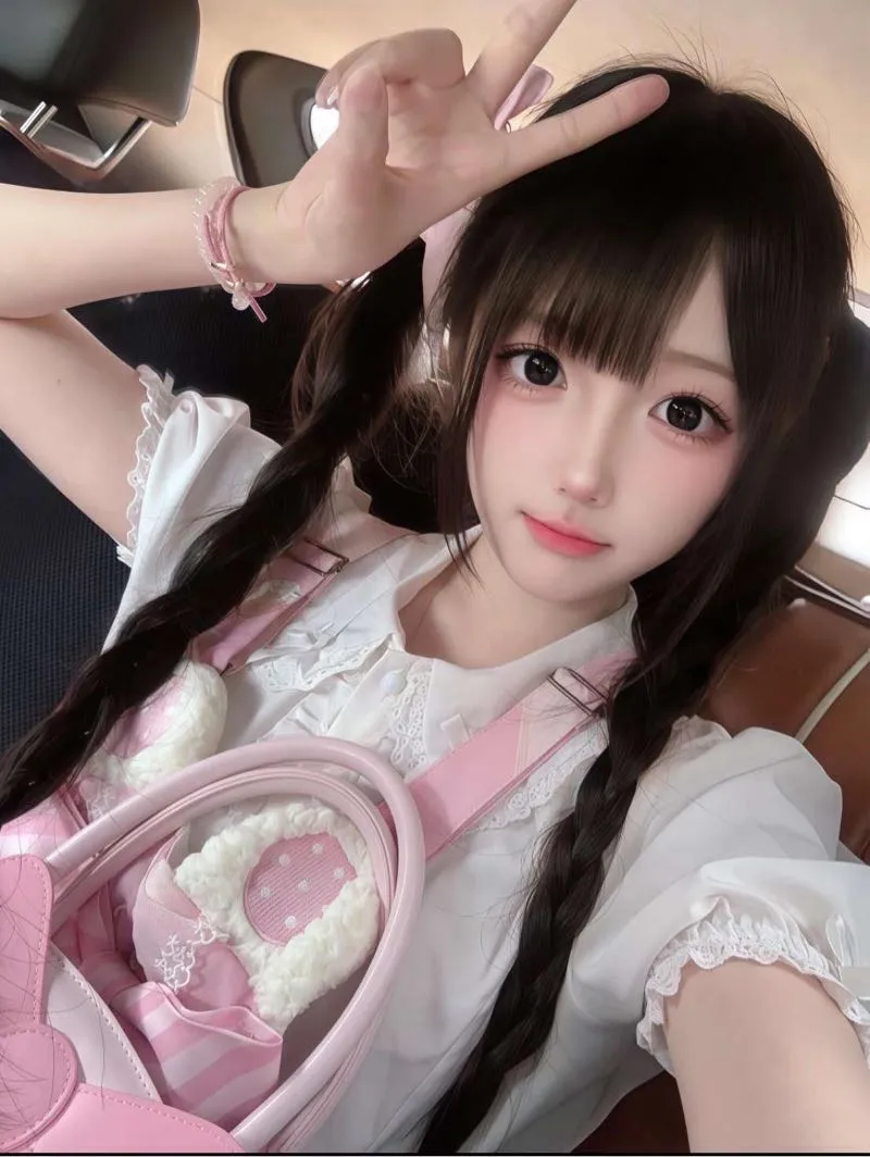 沪上首开萝莉 萌萌酱 三点粉嫩 Gallery 5