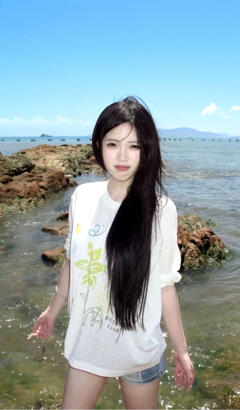 顾贝贝 清纯嫩妹可以抱起来玩 Gallery 4