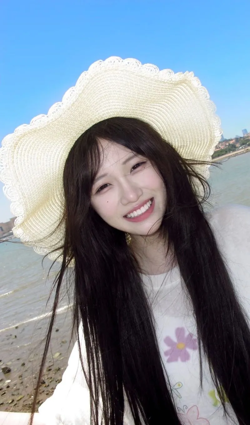 顾贝贝 清纯嫩妹可以抱起来玩 Gallery 5