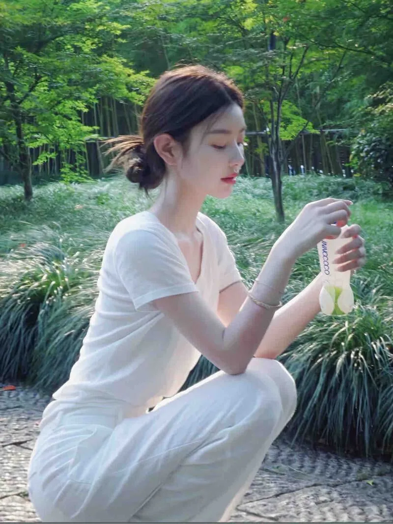 静安170D平面模特兼职有马甲线鹦鹉 Gallery 5