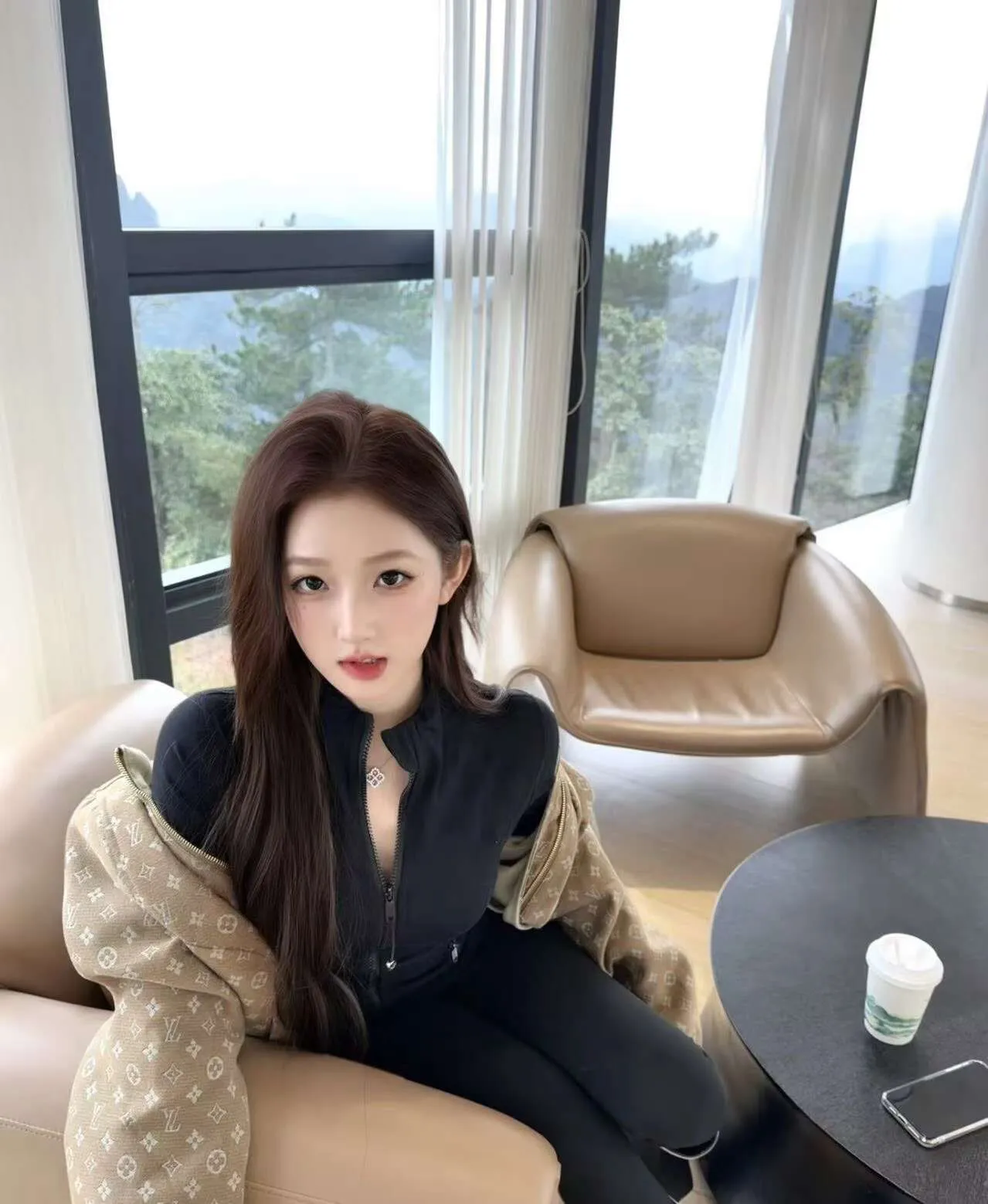 静安175D健身女神蜜桃臀马甲线鹦鹉