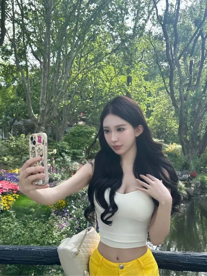 极品大🥛御姐 腻腻 身段纤细 Gallery 4