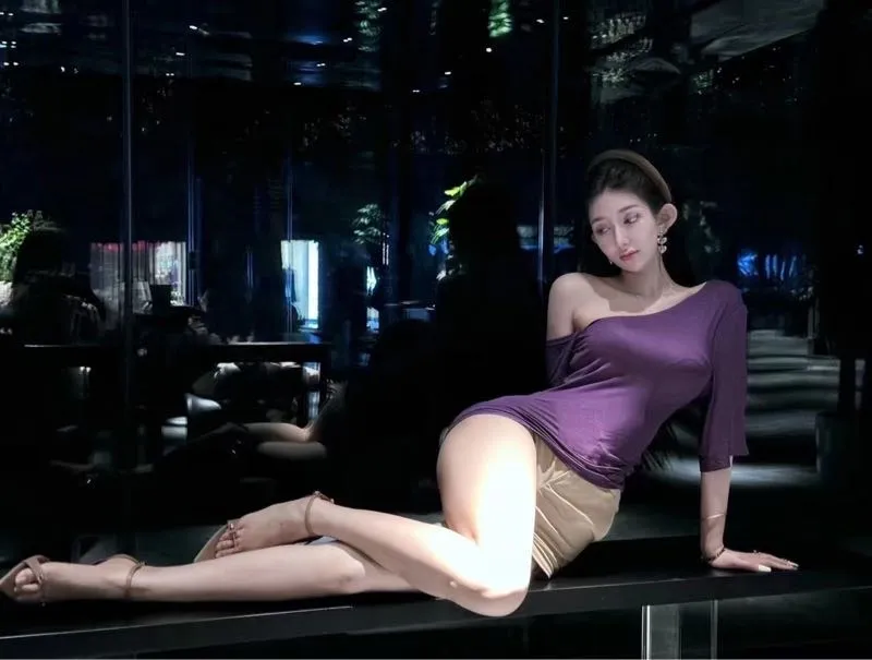 极品大🥛御姐 腻腻 身段纤细 Gallery 5