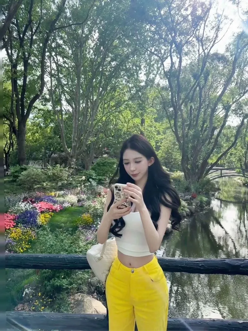 极品大🥛御姐 腻腻 身段纤细 Gallery 6