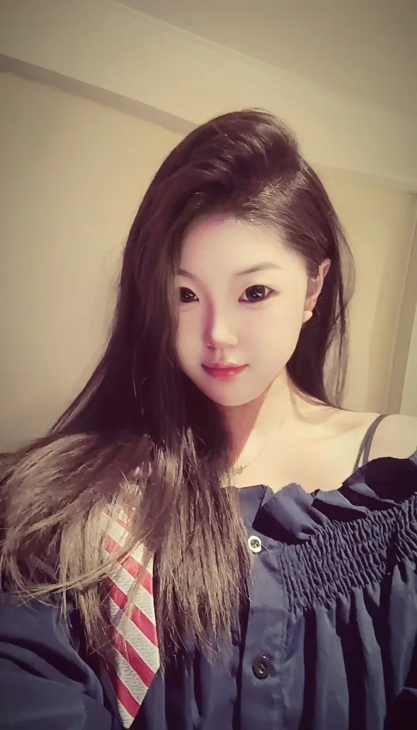 最小00后巨乳 Gallery 5