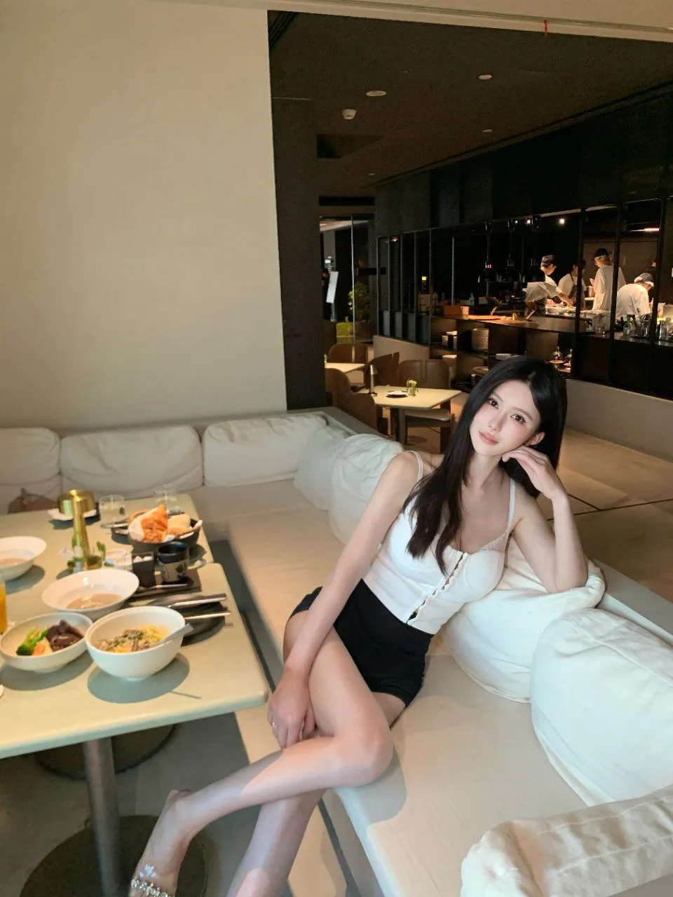 静安175G气质御姐身材火辣 Gallery 5