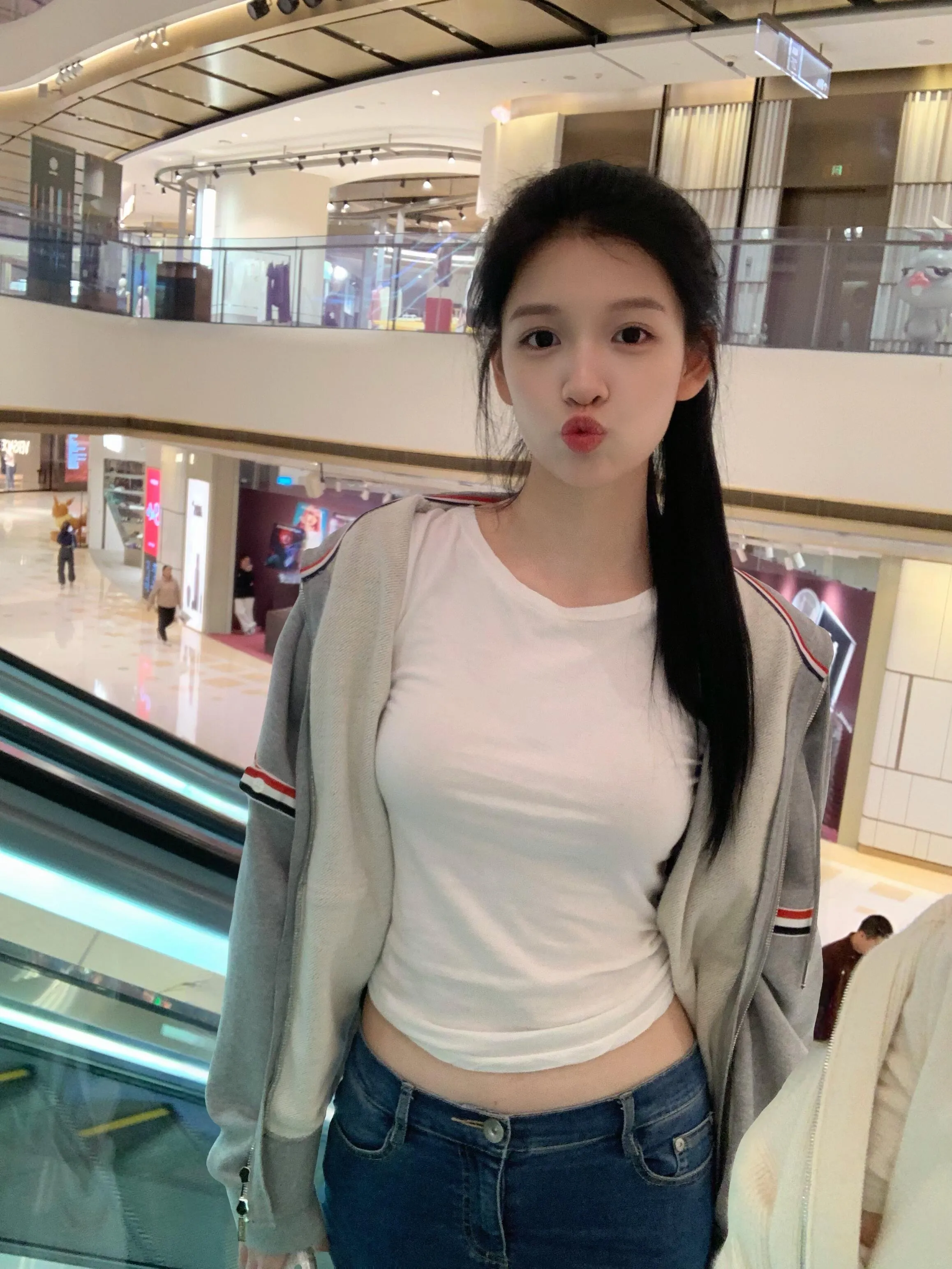 小月,真人真照有绝活回头课超多