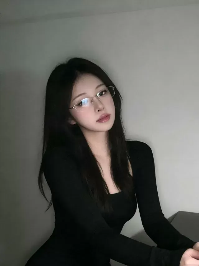 闵行 美宝莲 气质型御姐