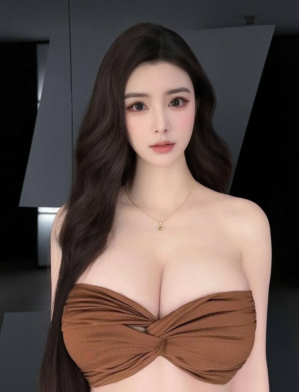 周周巨大胸御姐 Gallery 1