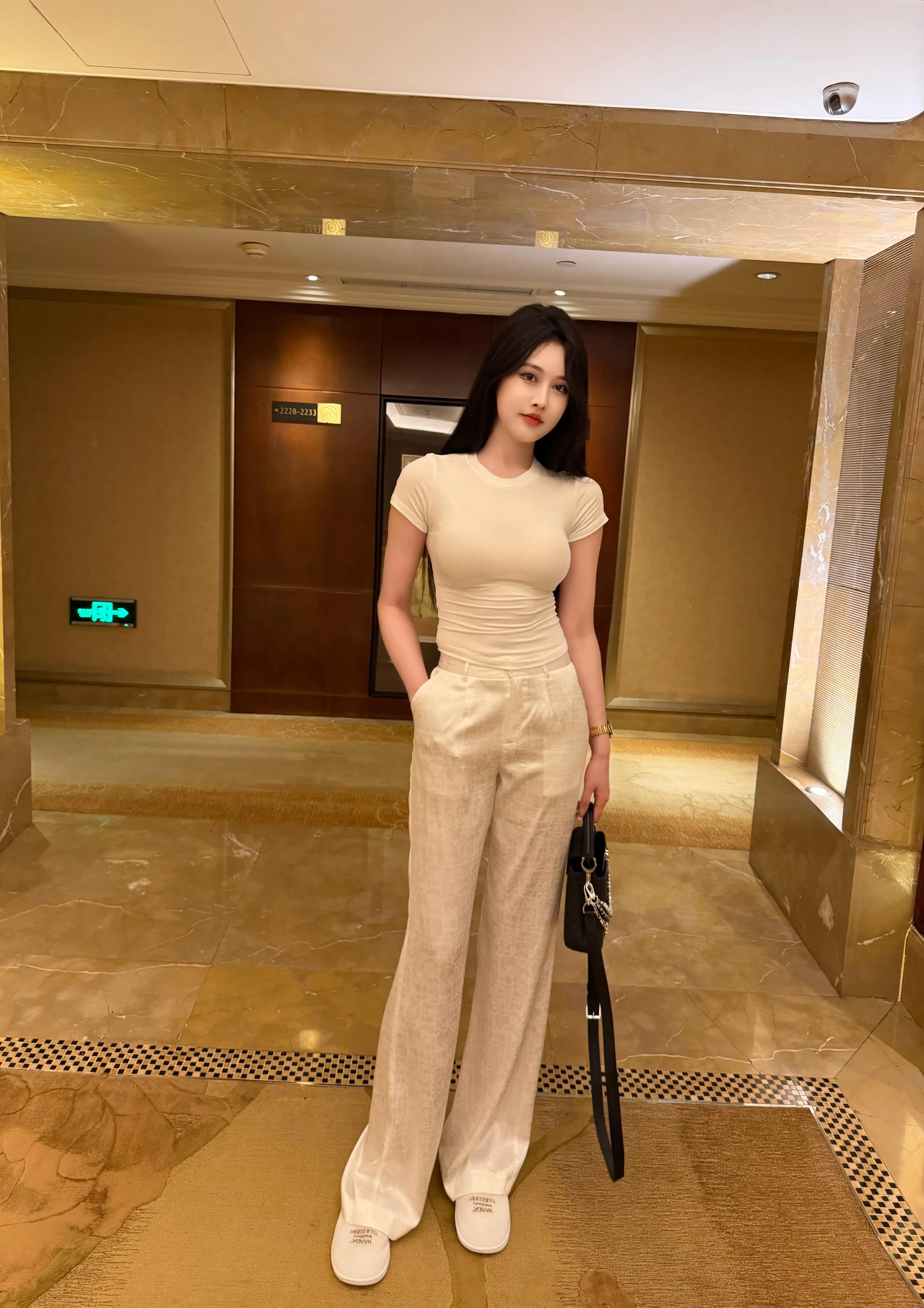 极品翘臀完美身材金玲 Gallery 6