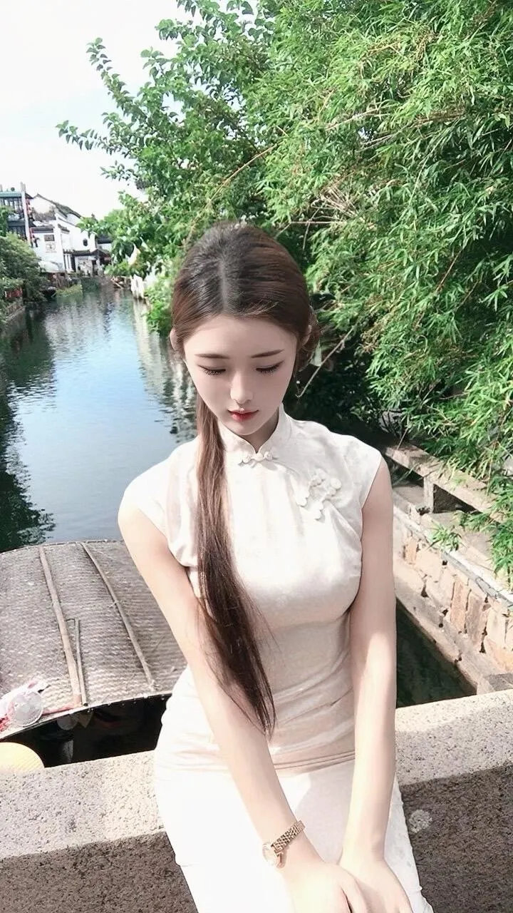 极品白小纯莹莹 Gallery 4