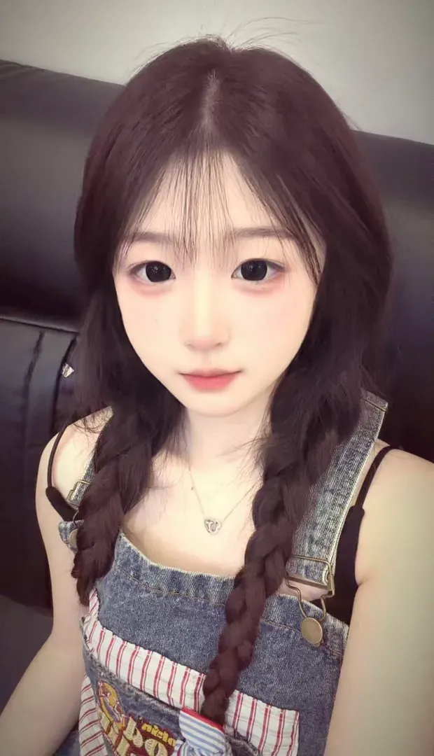 闵行闹闹 天生白虎馒头B