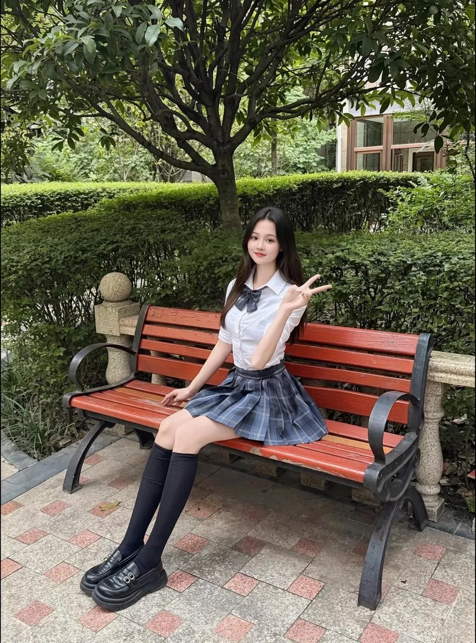 闵行朵朵,刚下海小萝莉,🉑抓龙筋 Gallery 6