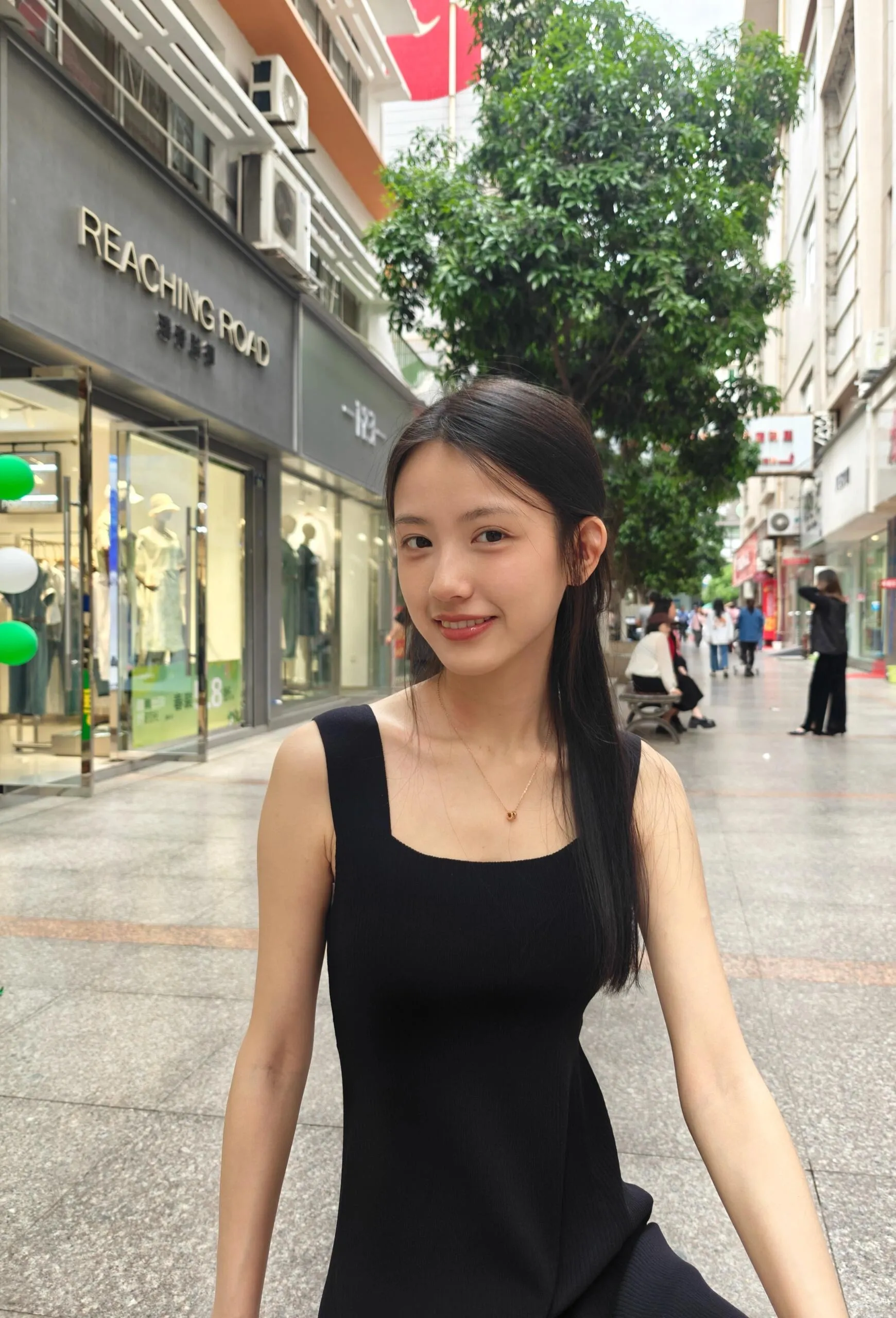 李婷,嫩妹刚下海三点粉下面紧