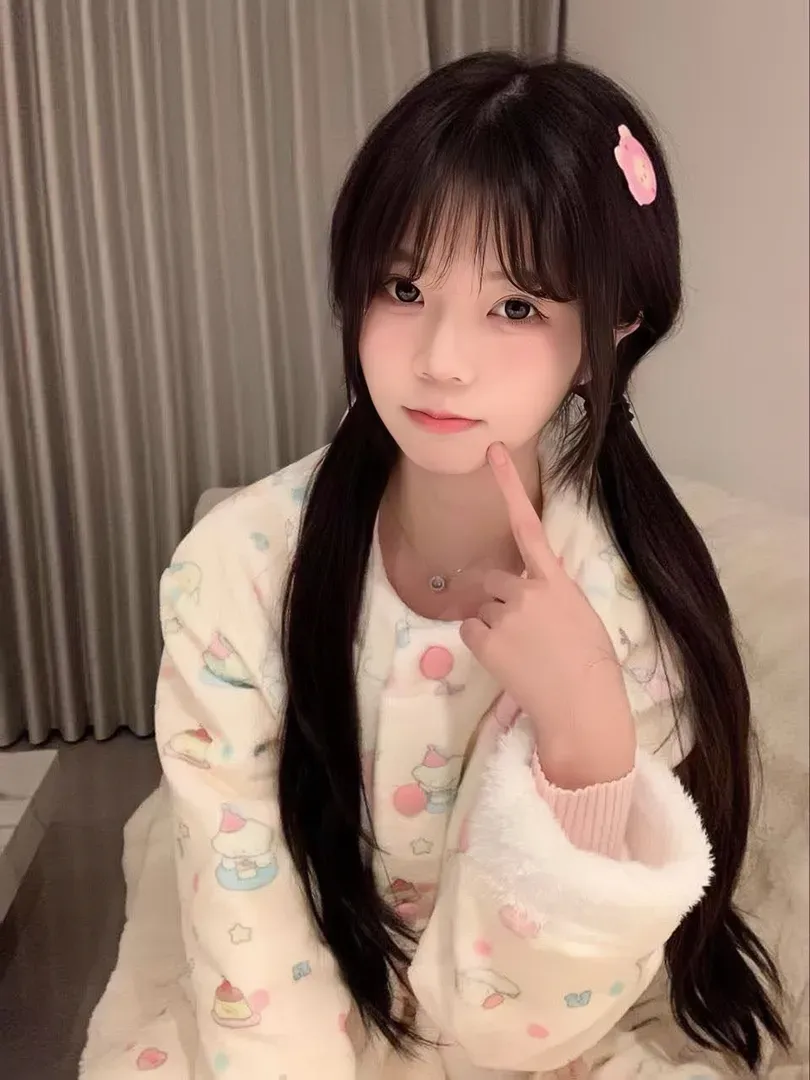 07萝莉白虎嫩妹-安小月-三点粉嫩 Gallery 4