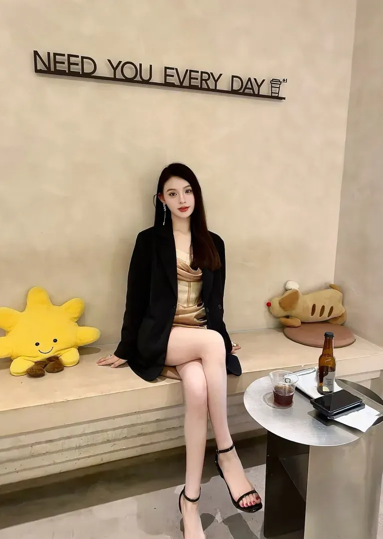 浦东 奶茶 奢侈品柜姐 冷白皮 高情商 Gallery 4