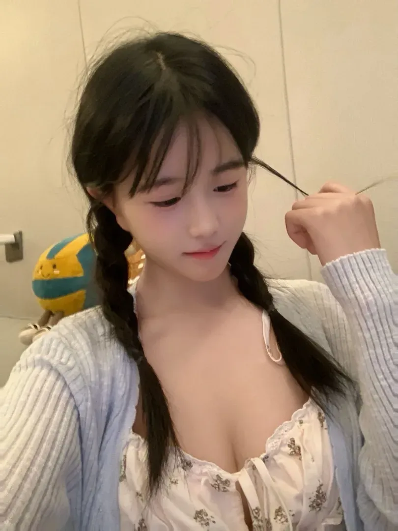 浦东 苹果 长腿小萝莉 Gallery 5