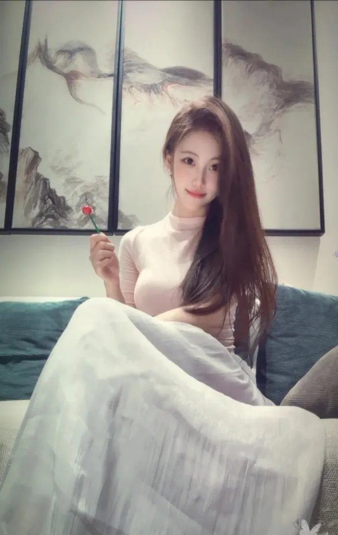 宝山新人兼职Emily巧儿⭐初次下海幼嫩白 Gallery 6