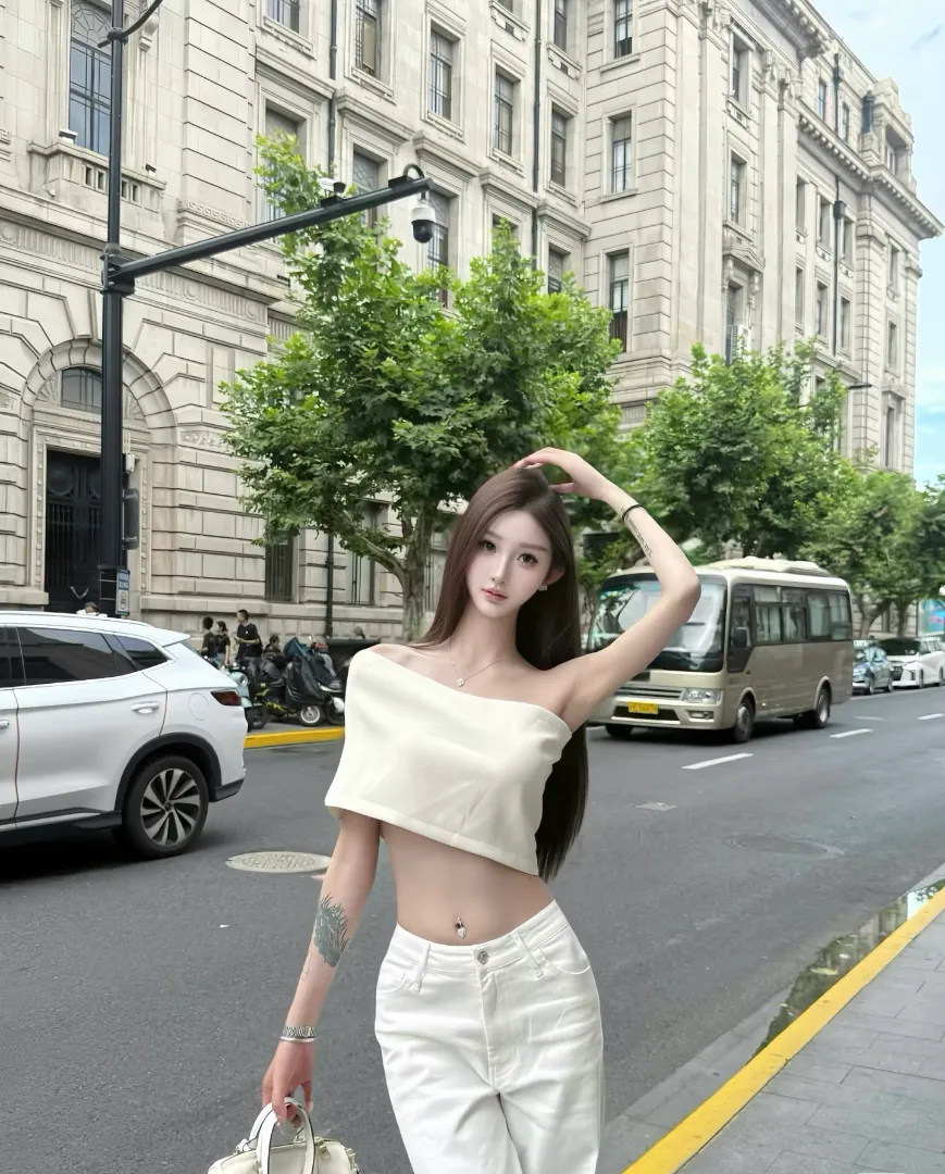 闵行网红车模潇潇 Gallery 1