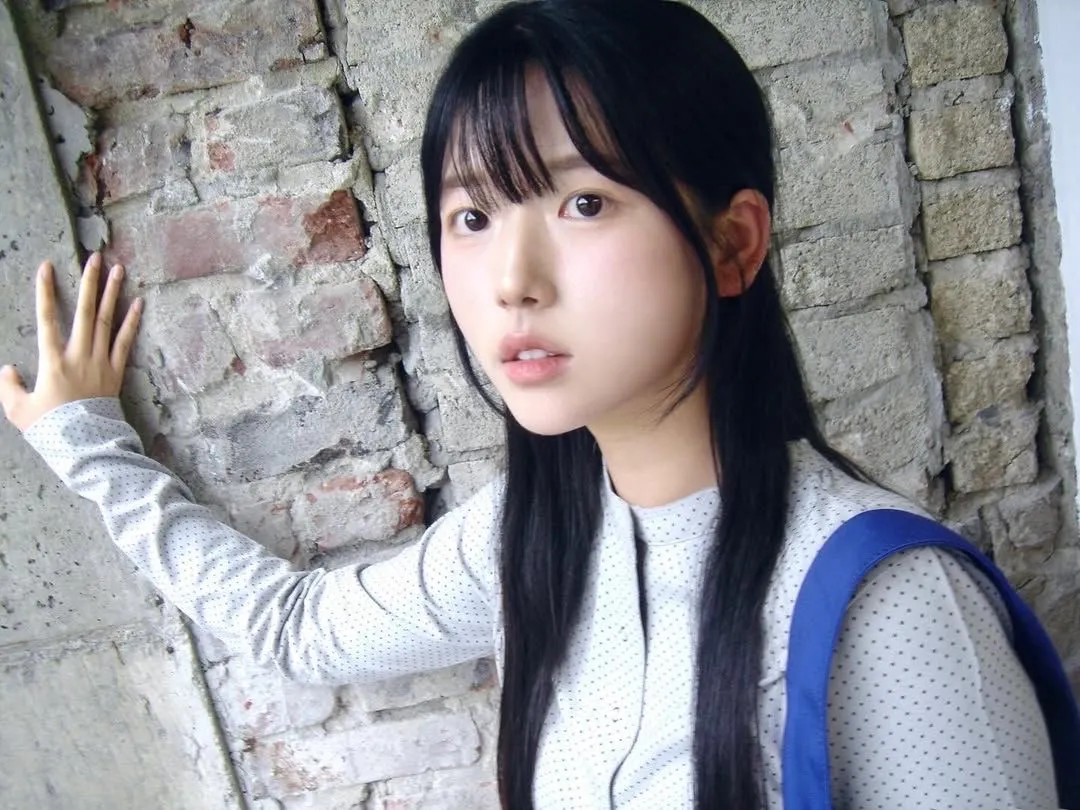 宝山 小薇 懵懂高中生 素颜出镜