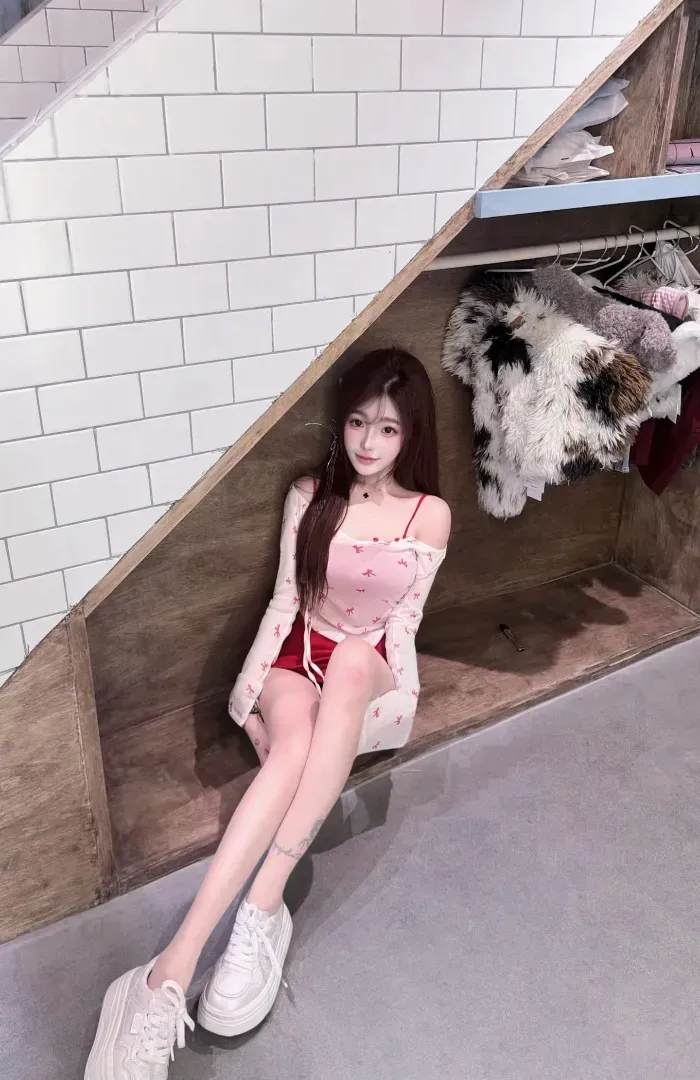 静安170c纯欲翘臀筷子腿可纯可欲鹦鹉 Gallery 5