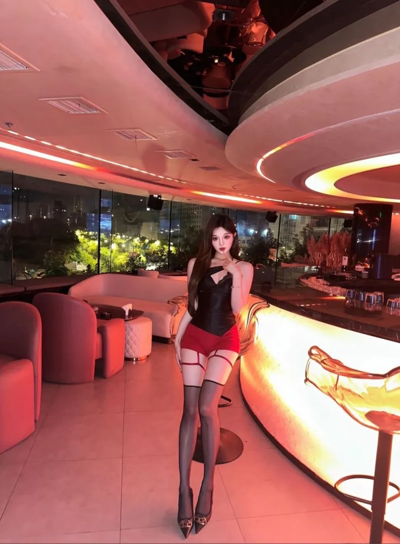 极品大蜜(宝月)高潮会叫爸爸 Gallery 5